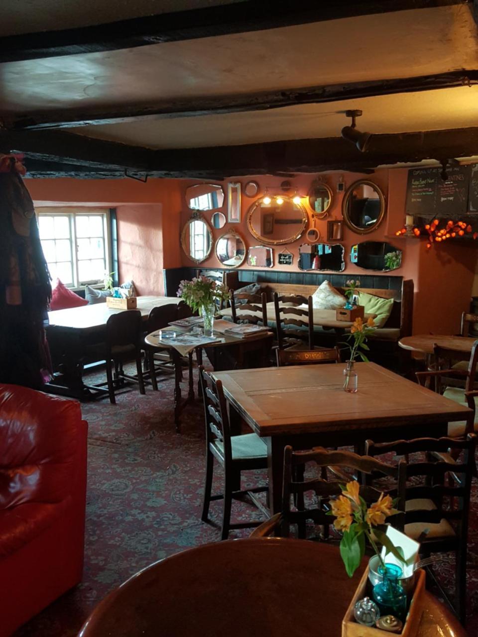 The Lamb Inn Кредітон Екстер'єр фото