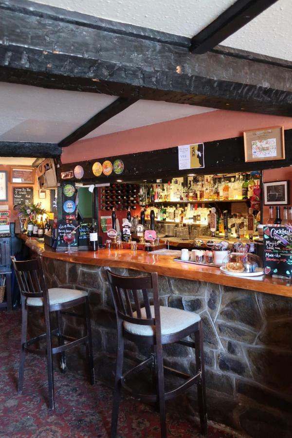 The Lamb Inn Кредітон Екстер'єр фото